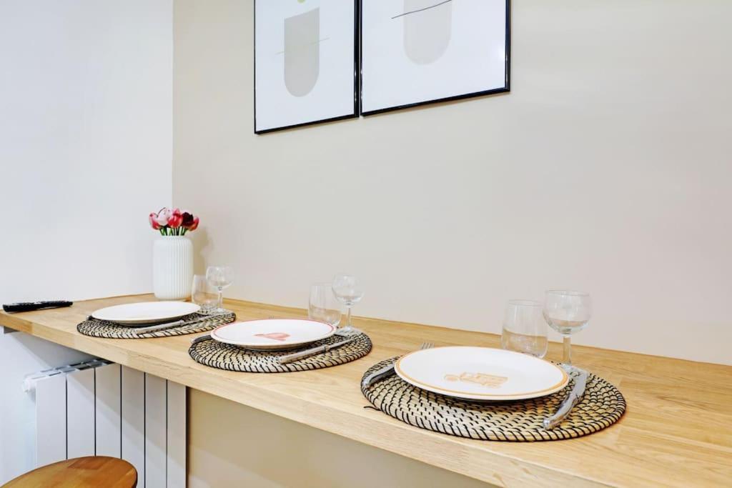 Charming Appartements For 4 People - Le Marais Paris Bagian luar foto